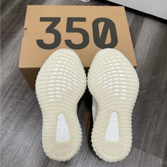 Yeezy boost 350 V2 - Picture 5 of 8